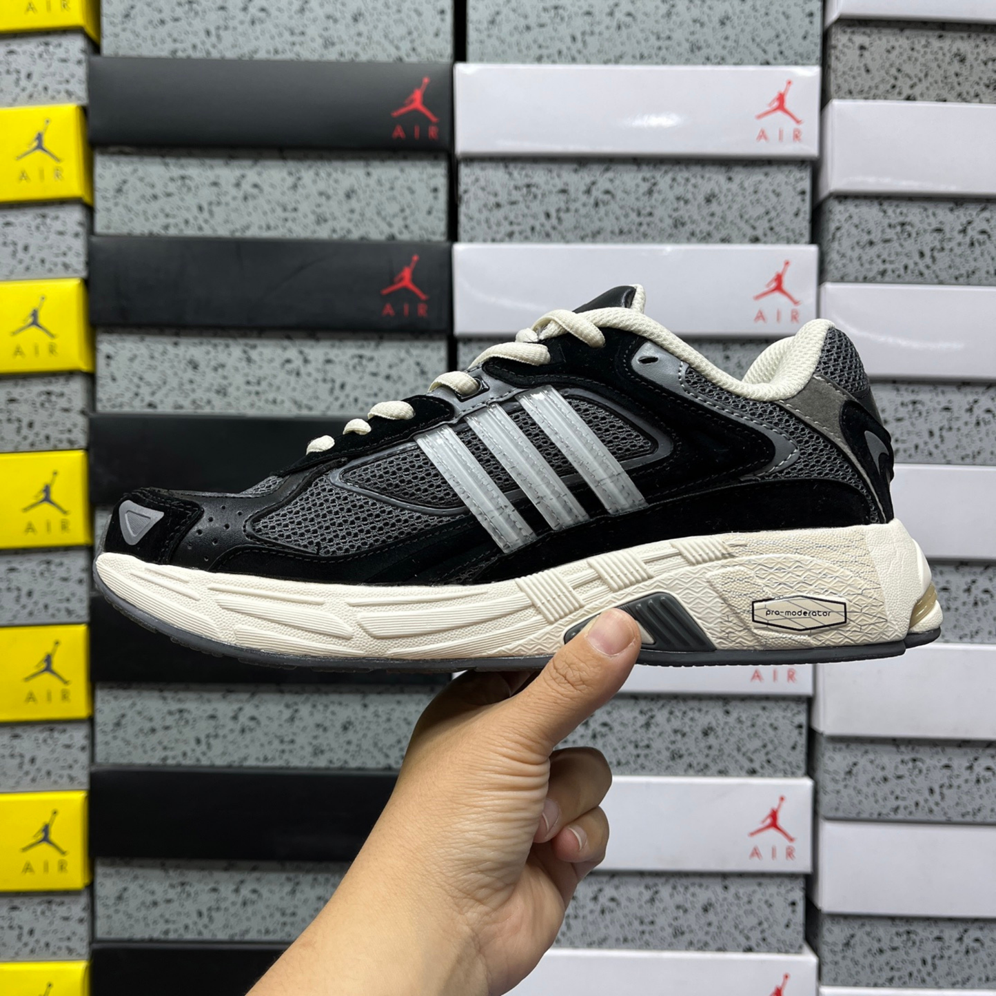 Adidas Response CL - Core Black Grey Four