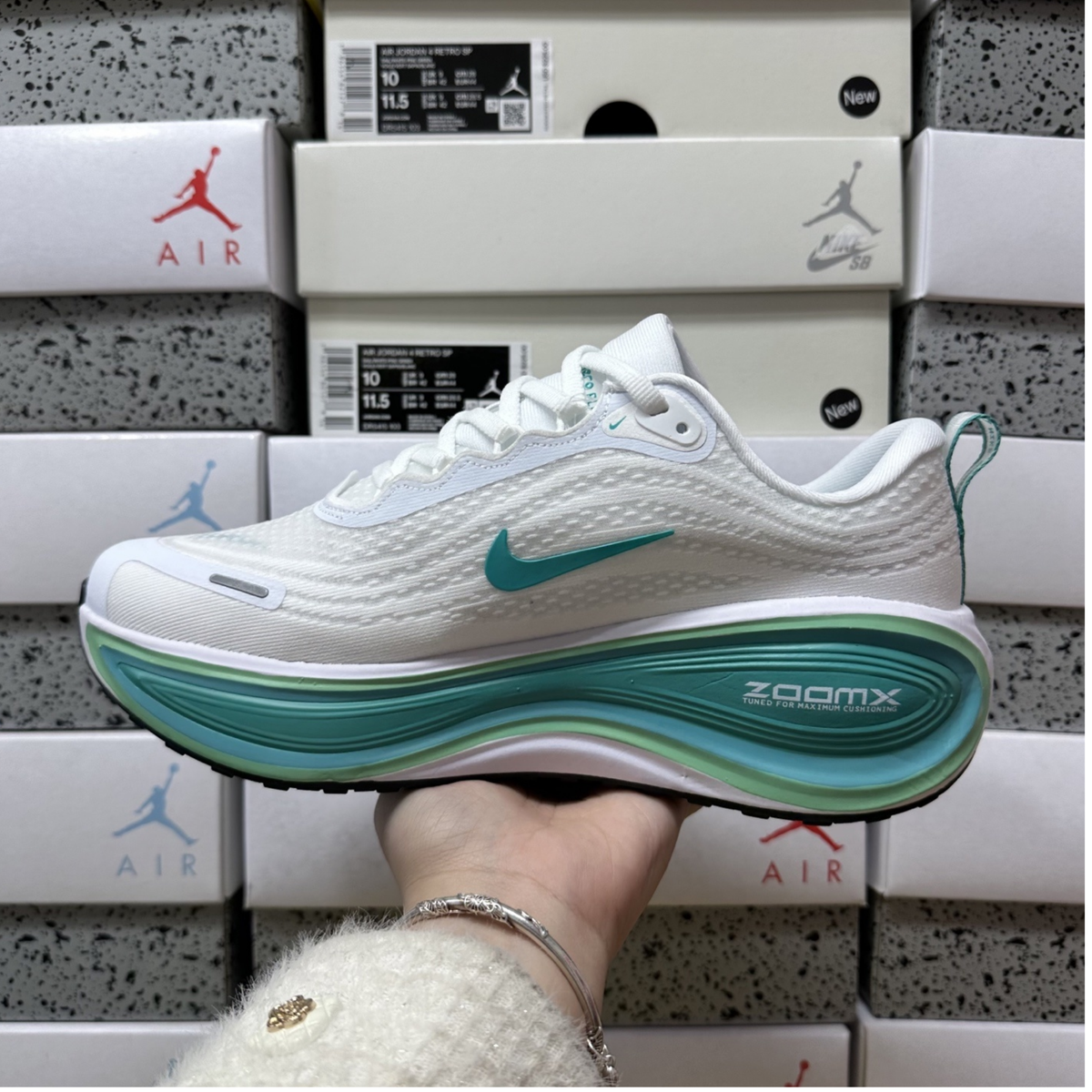 Nike Vomero Plus - White Mint Foam