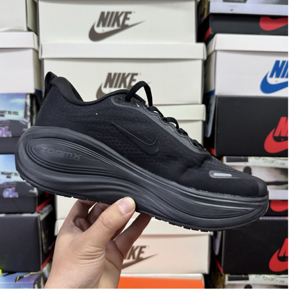 Nike Vomero Plus - Triple Black