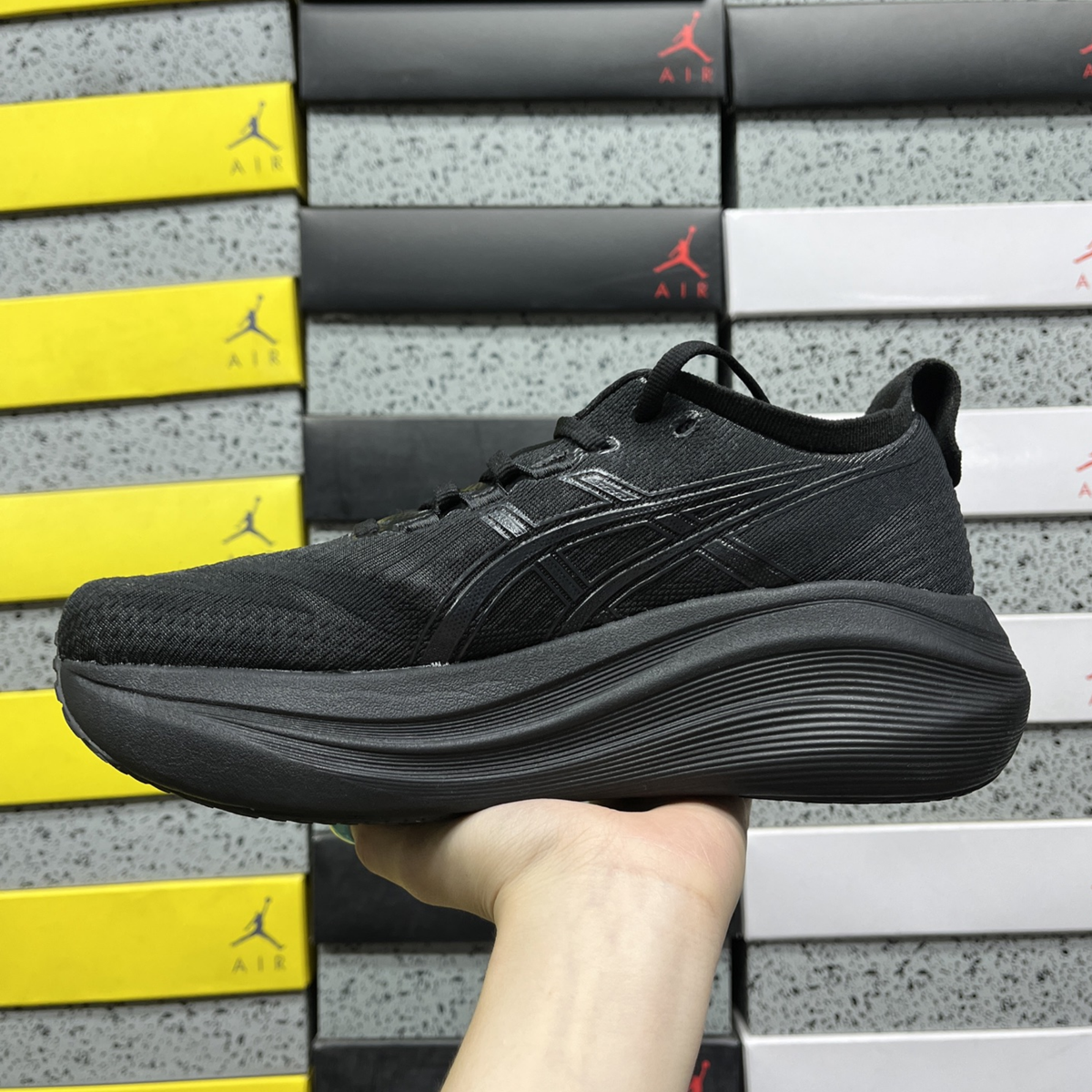 Asics Gel Nimbus 27 - Black / Graphite Grey