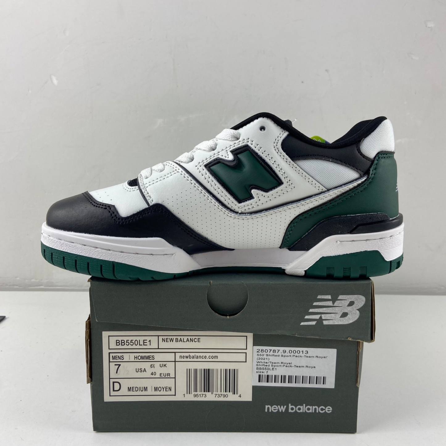 New Balance 550 - Pine Strike