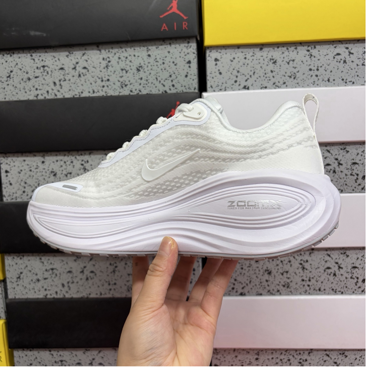 Nike Vomero Plus - Triple White