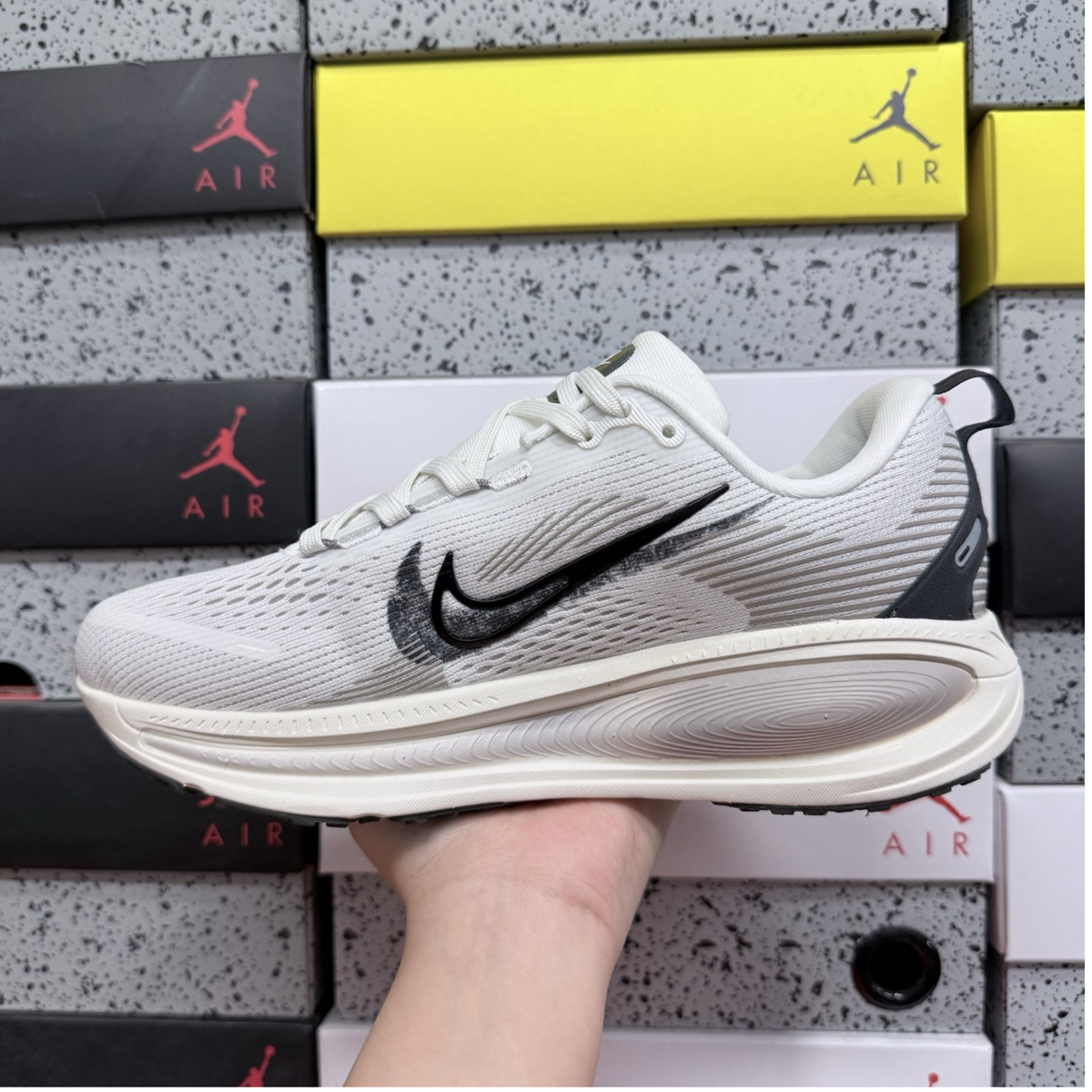 Nike Vomero 18 - Run Pack Summit White