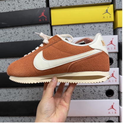 Nike Cortez SE Suede - Dark Russet