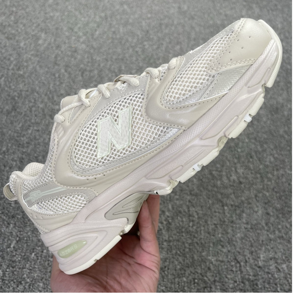 New Balance 530 - Beige Angora