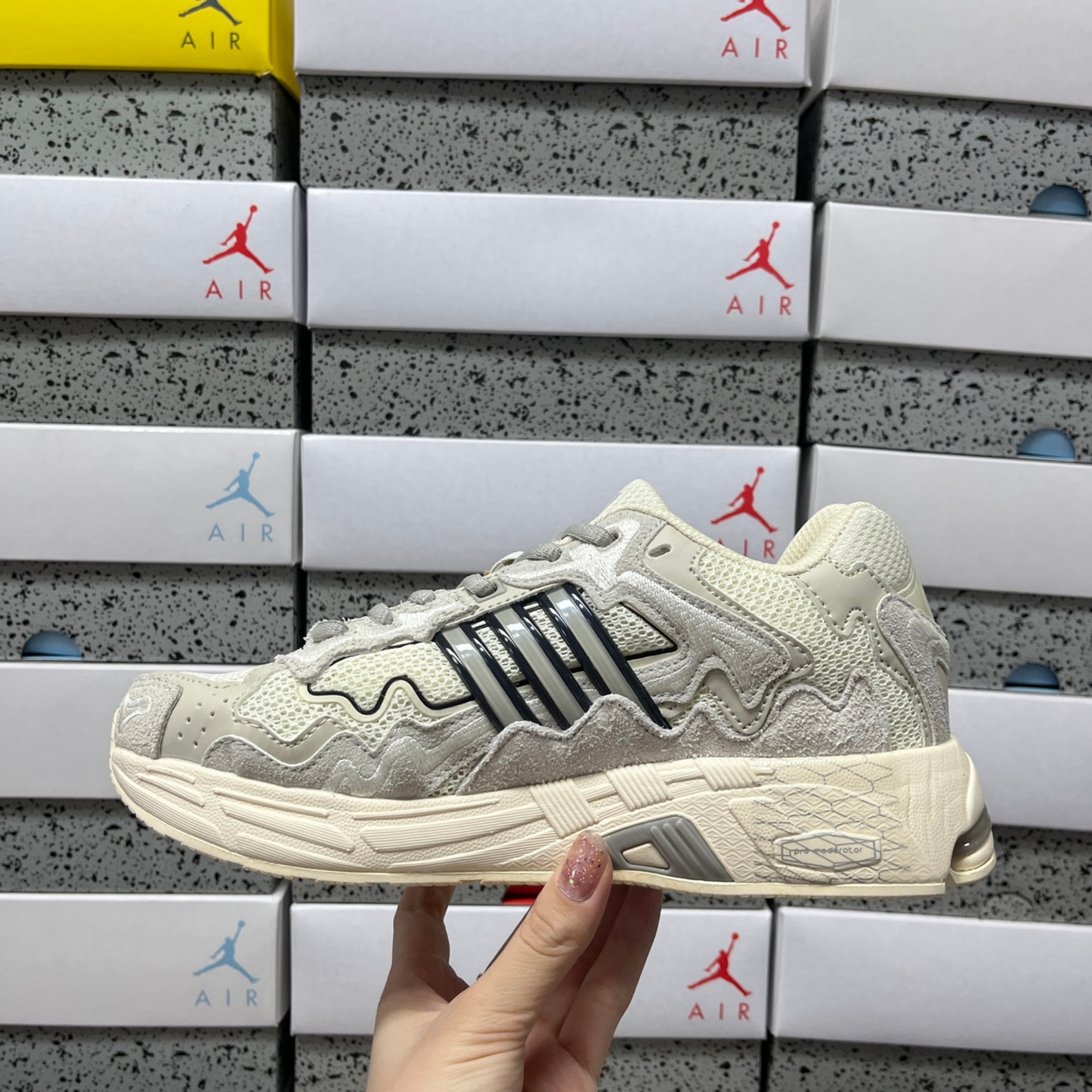 Bad Bunny x Adidas Response CL - Wonder White