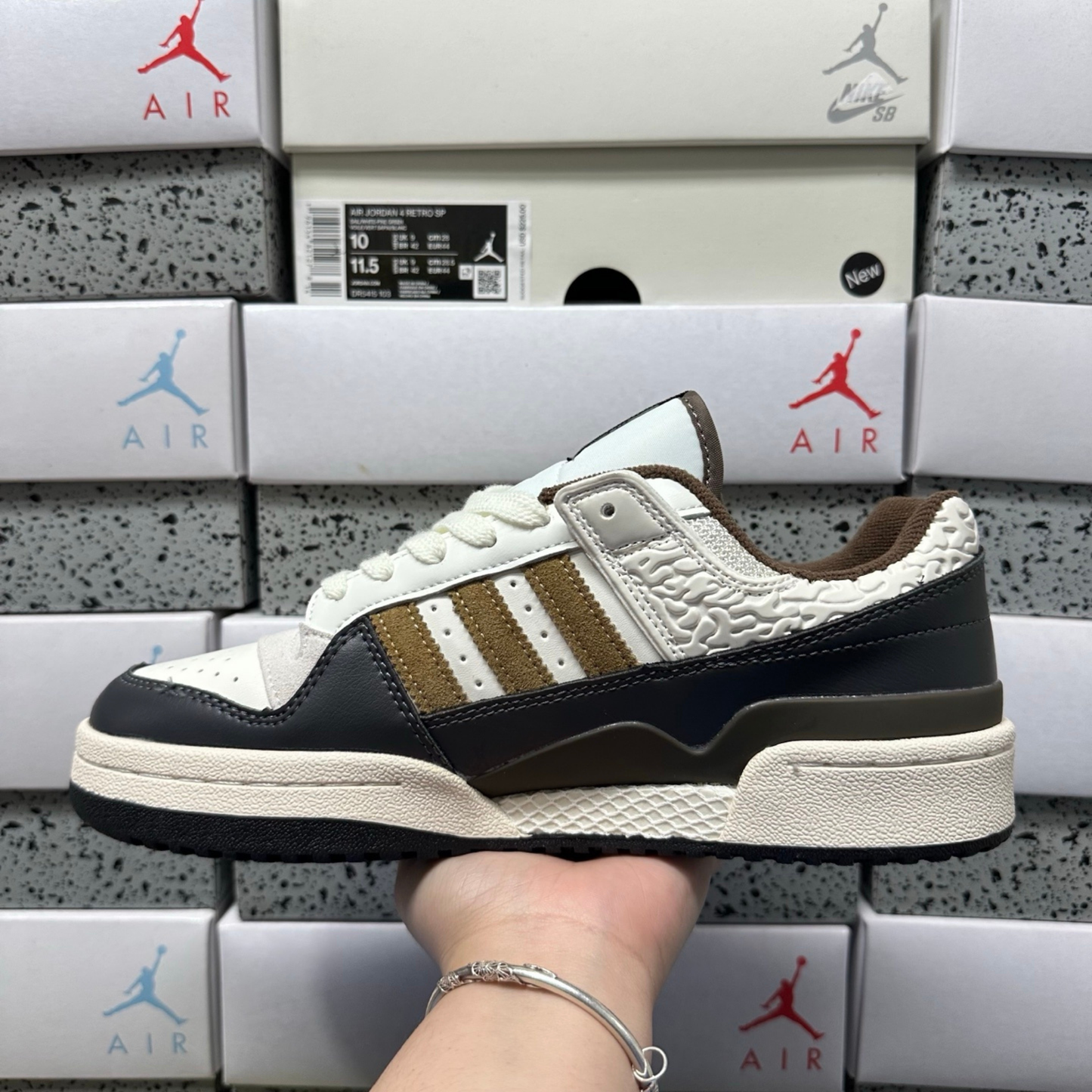 Adidas Forum Low - Core White / Bronze Strata