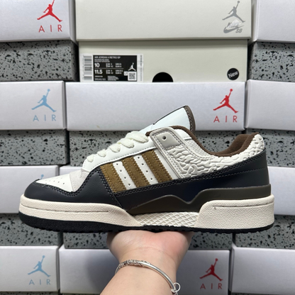 Adidas Forum Low - Core White / Bronze Strata