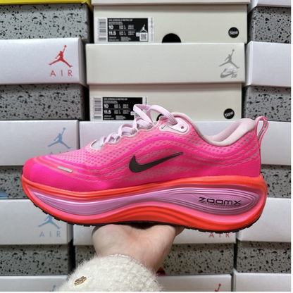 Nike Vomero Plus - Hyper Pink/Black/White