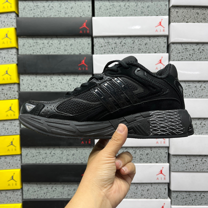 Adidas Response CL - Triple Black