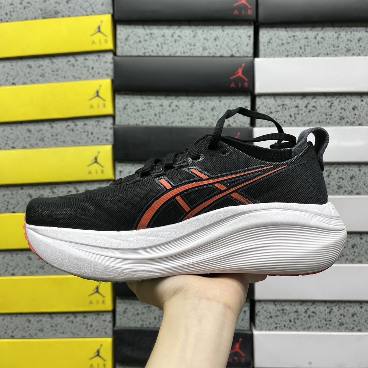 Asics Gel Nimbus 27 - Black / Coral Reef