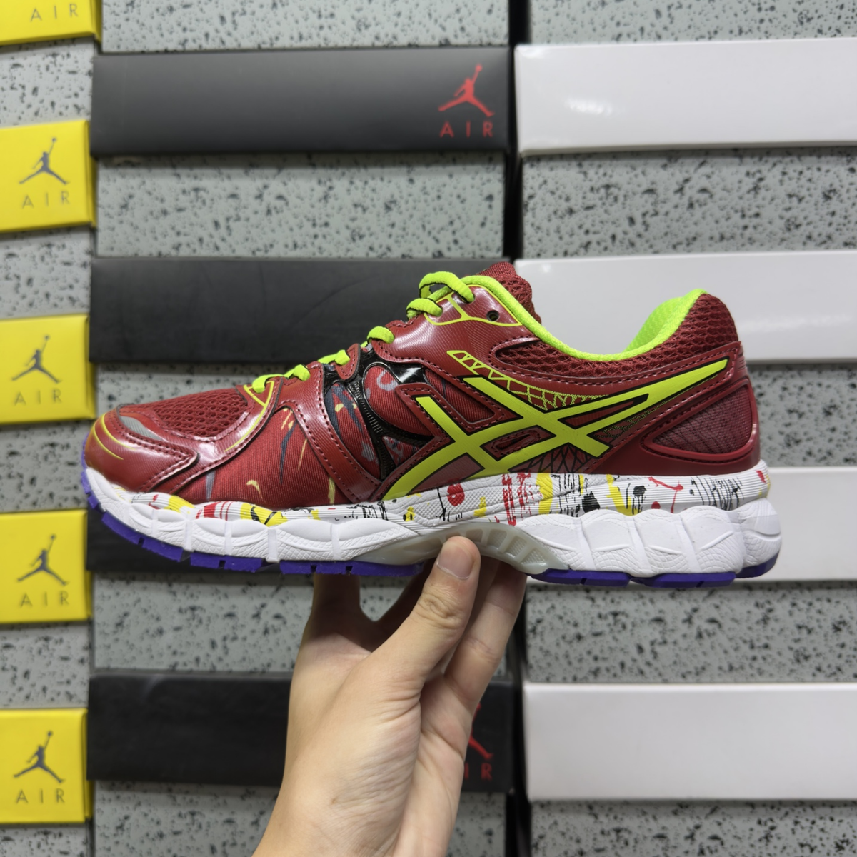 Asics Gel Nimbus 16 NYC - Red / Safety Yellow
