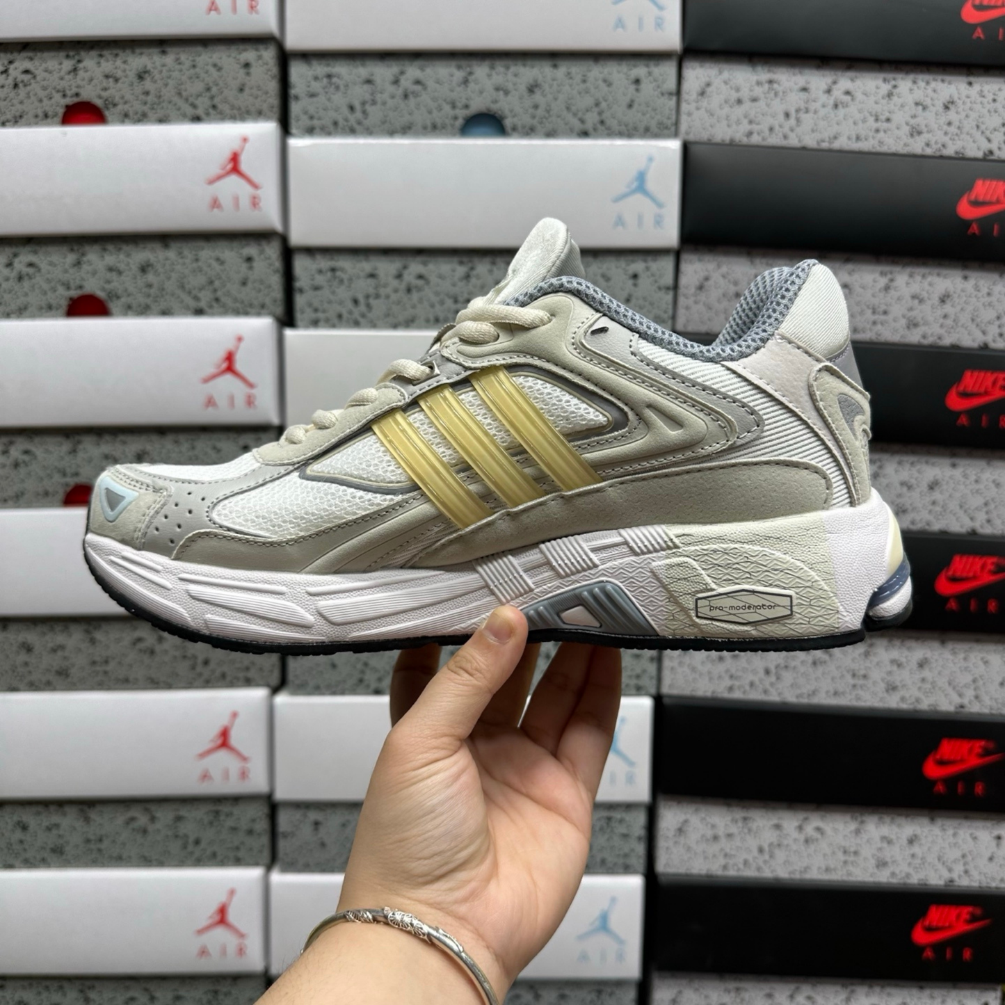 Adidas Response CL - Grey One Cream White Solar Gold