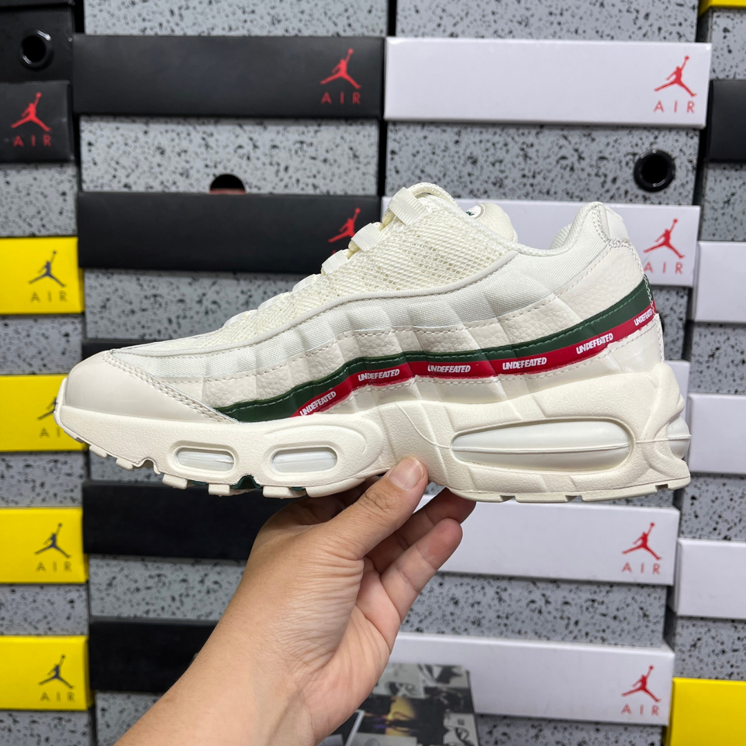 Air Max 95 x Undefeated - White