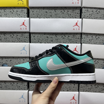 Diamond Supply Co x Nike SB Dunk Low Pro - Tiffany