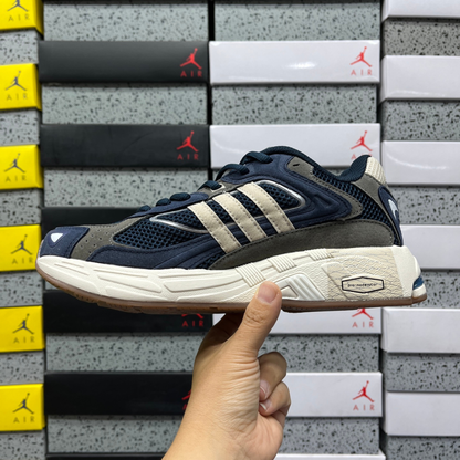 Adidas Response CL - Collegiate Navy Grey One