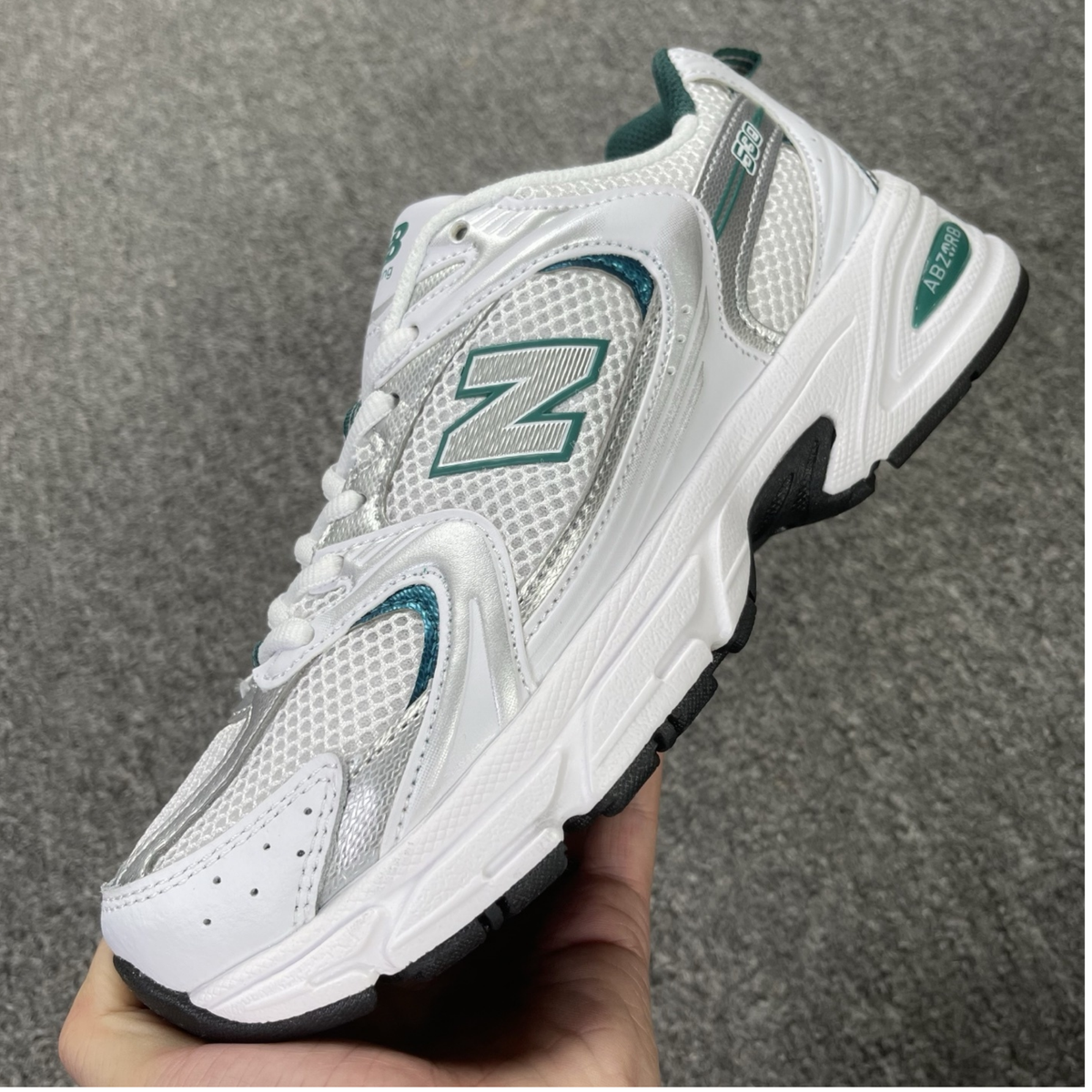 New Balance 530 - White Silver Green