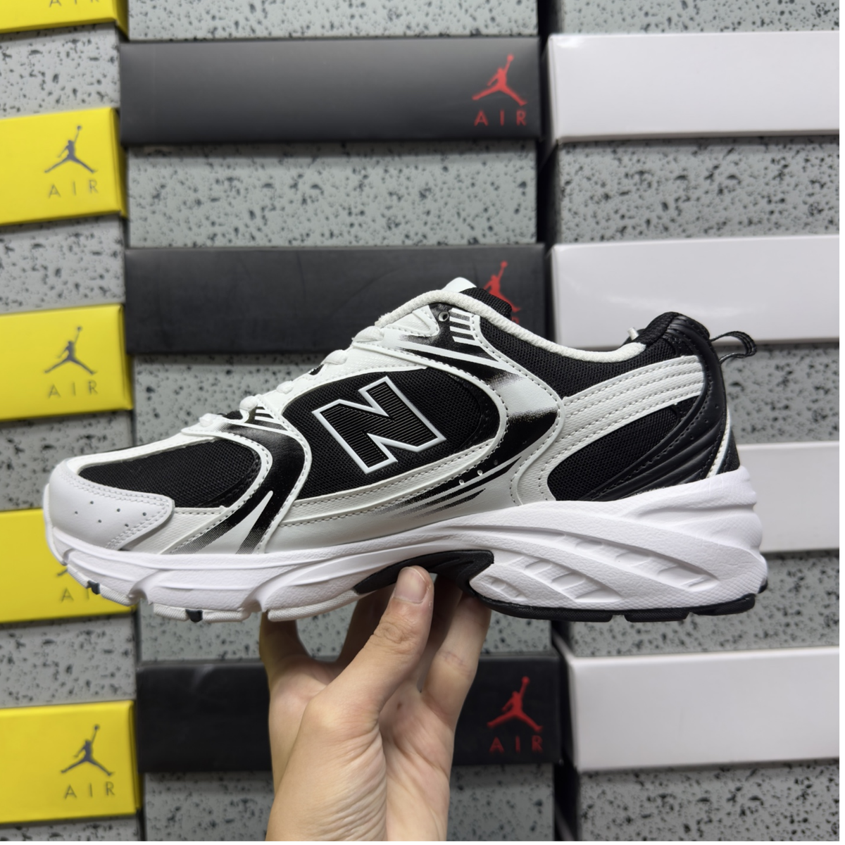 New Balance 530 - White Black