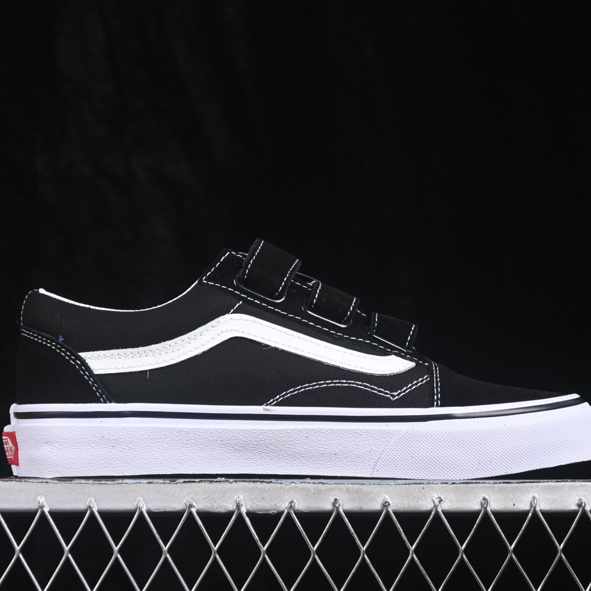 Vans Old Skool V - Black/True White