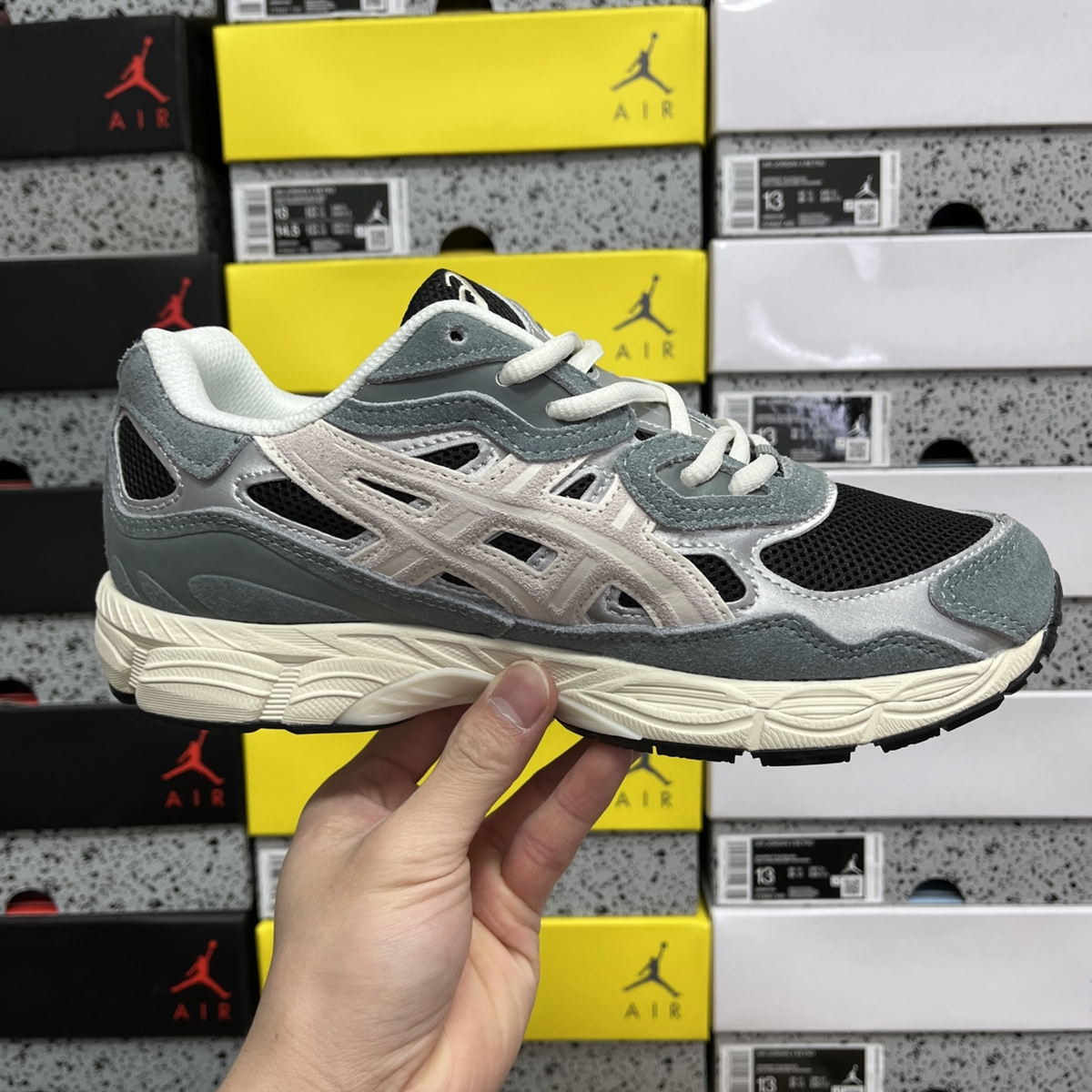Asics Gel NYC - Graphite Grey Smoke Grey