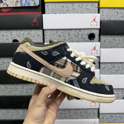 Travis Scott X Nike SB Dunk Low - Cactus Jack