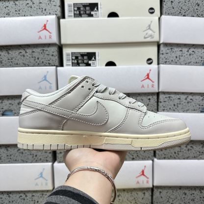 Nike Dunk Low - Light Bone