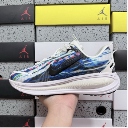 Nike Vomero 18 - Ekiden