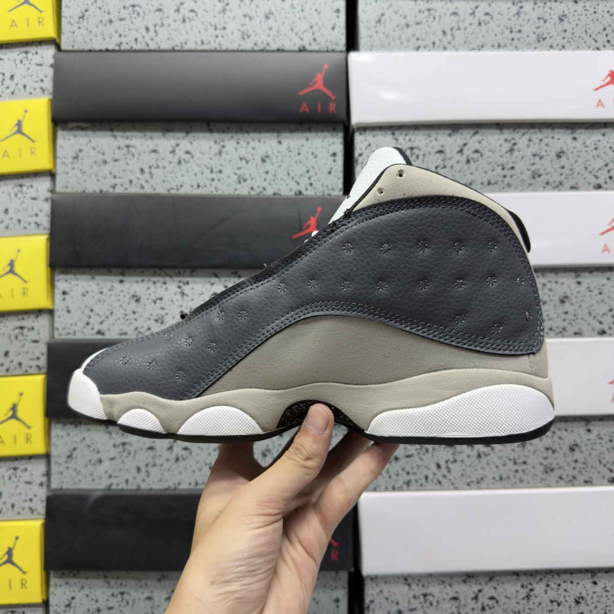 Air Jordan 13 Retro - Atmosphere Grey