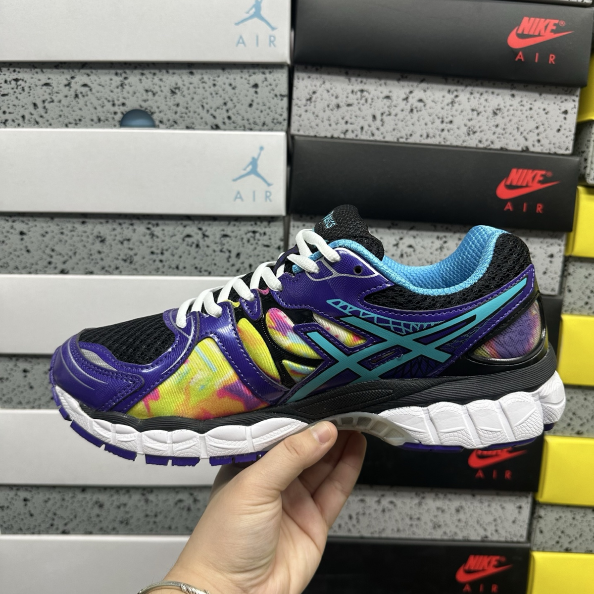Asics Gel Nimbus 16 - Black / Iridescent Swirl