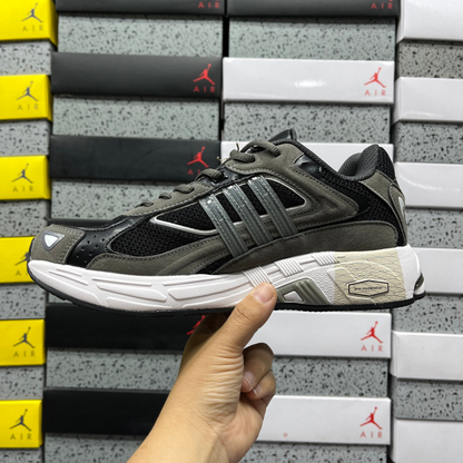 Adidas Response CL - Core Black Grey Five Carbon