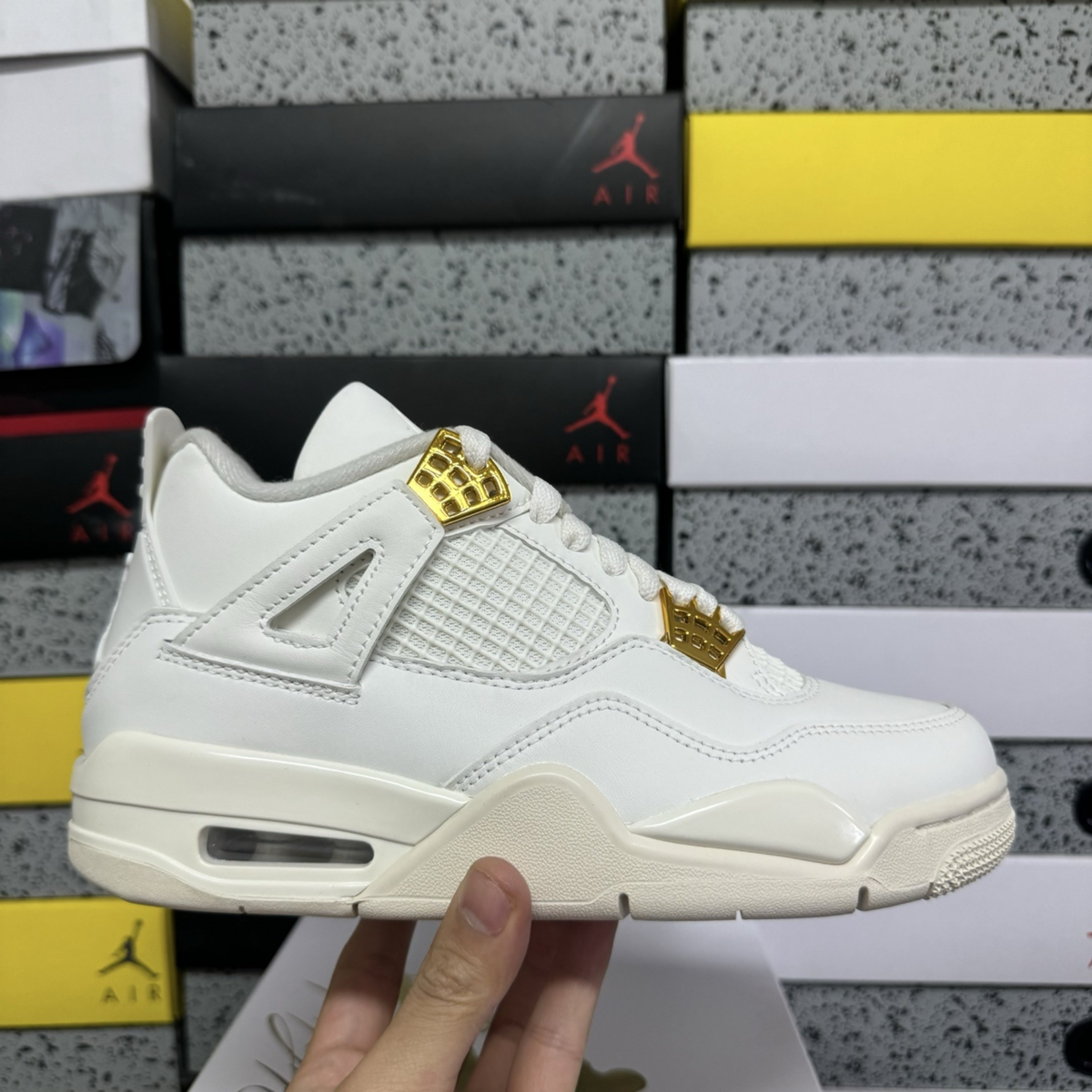Air Jordan 4 Retro - Metallic Gold