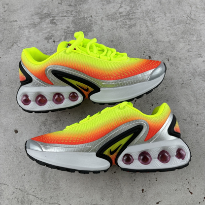 Nike Air Max DN SE - Cyber Bright Crimson