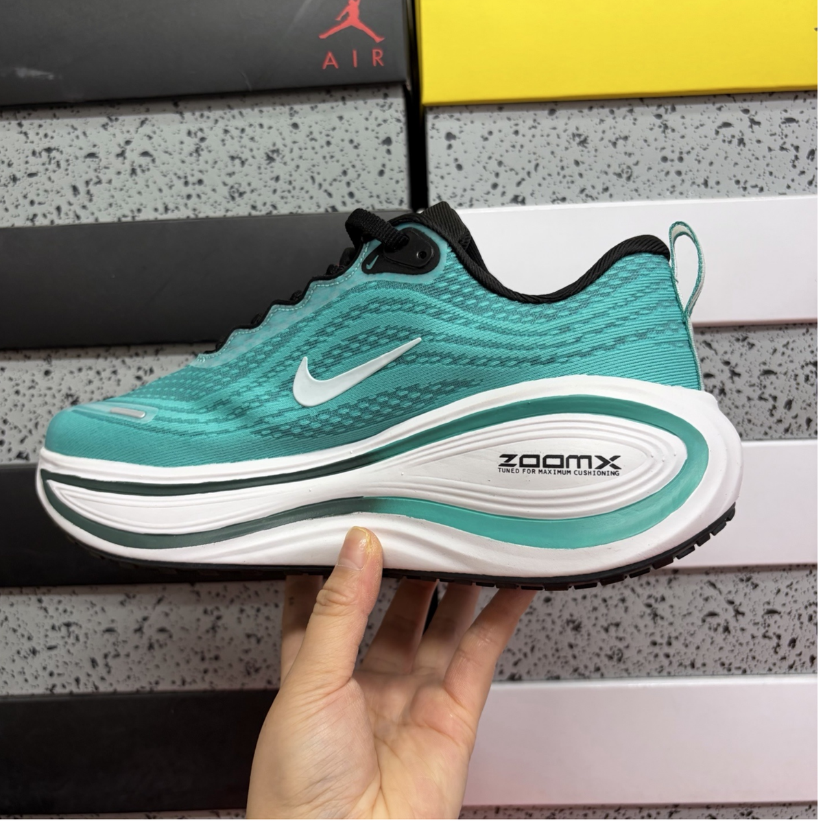 Nike Vomero Plus - Jade Horizon