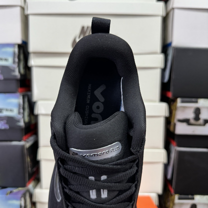 Nike Vomero Plus - Triple Black