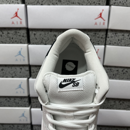 Nike SB Dunk Low Pro - White Gum