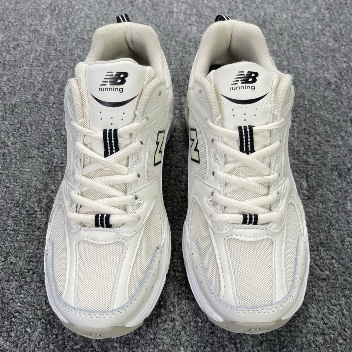 New Balance 530 - Ivory