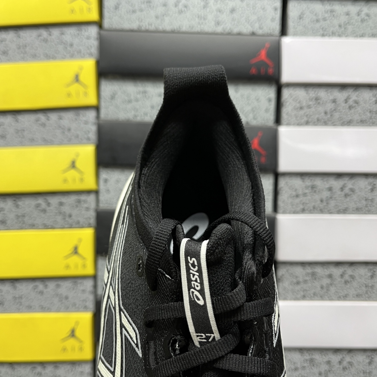 Asics Gel Nimbus 27 - Black / White