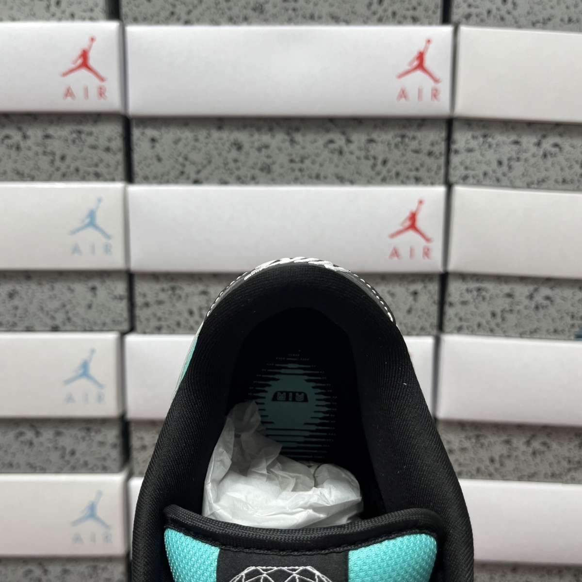 Diamond Supply Co x Nike SB Dunk Low Pro - Tiffany