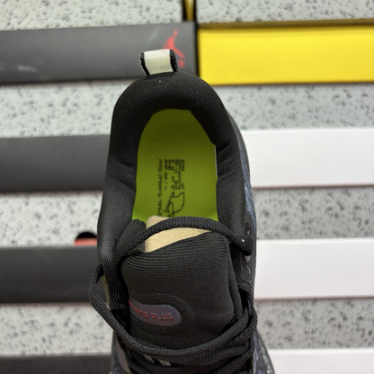 Nike Vomero Plus - Anthracite Oatmeal Volt