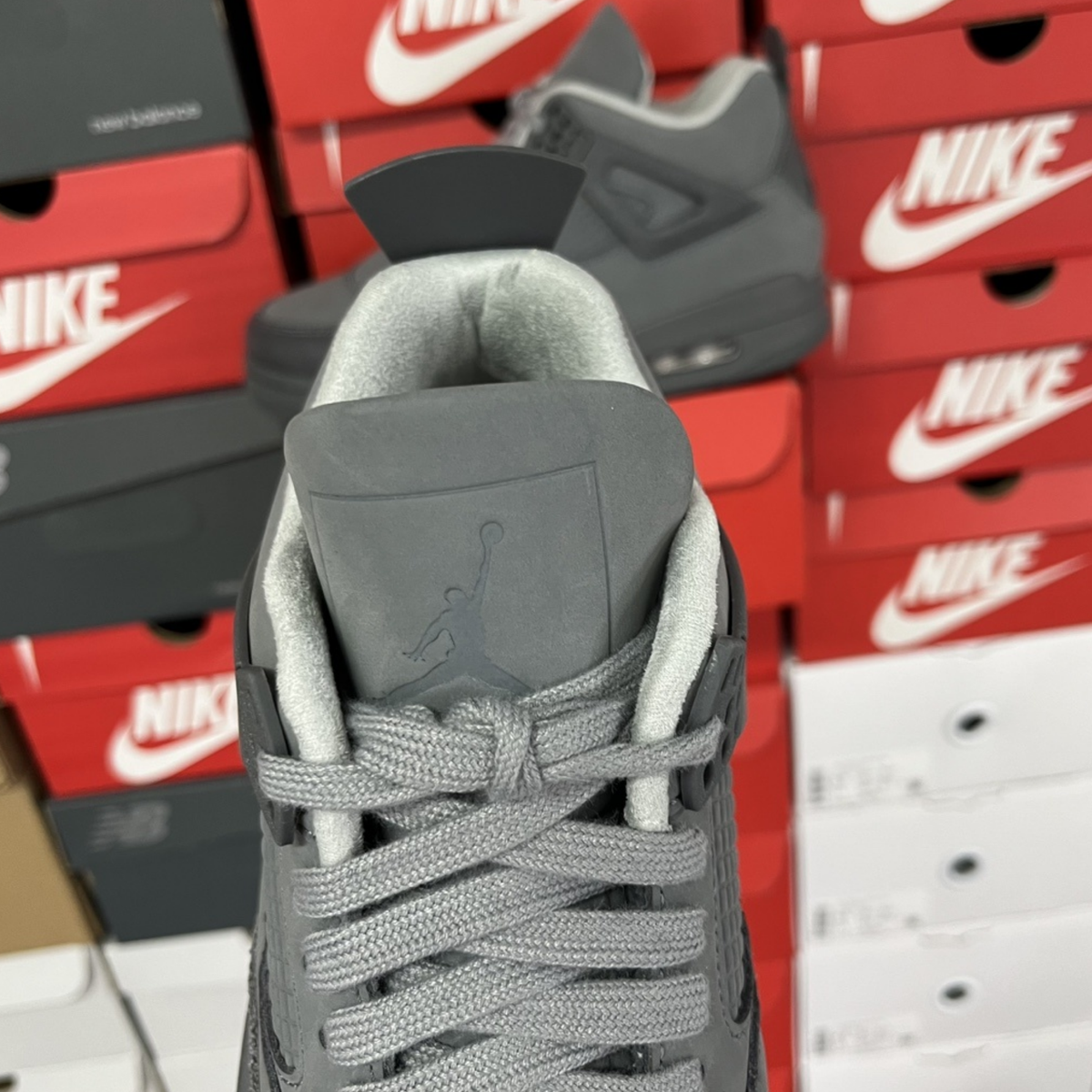 Air Jordan 4 Retro SE - Wet Cement
