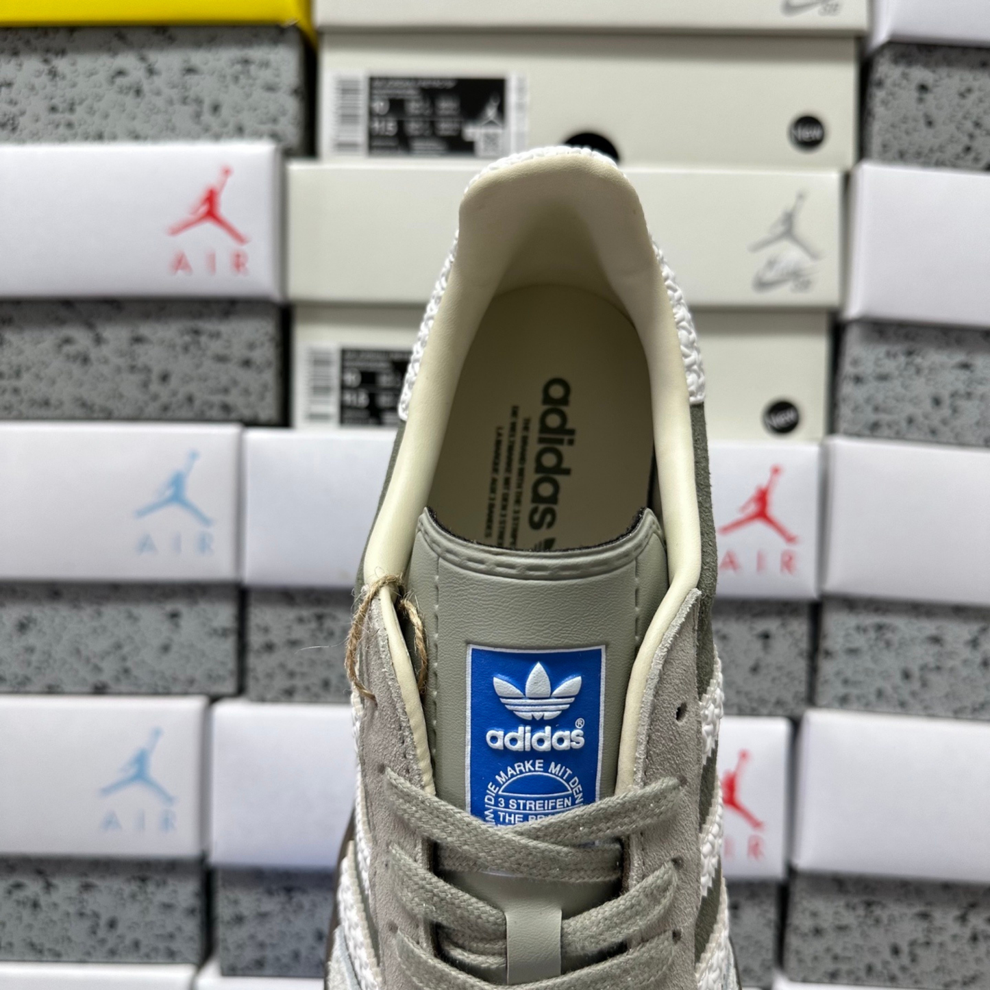 Adidas Gazelle Indoor - Olive Strata
