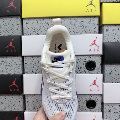 Nike Vomero 18 - White/Blue Tint/Light Marine