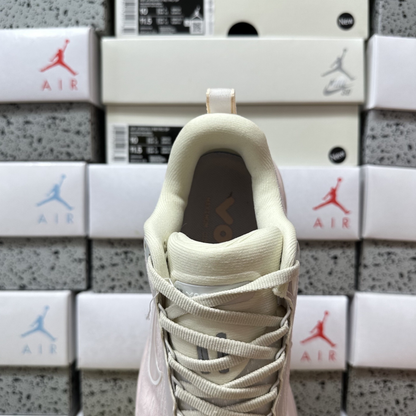Nike Vomero 18 - Light Bone Sail