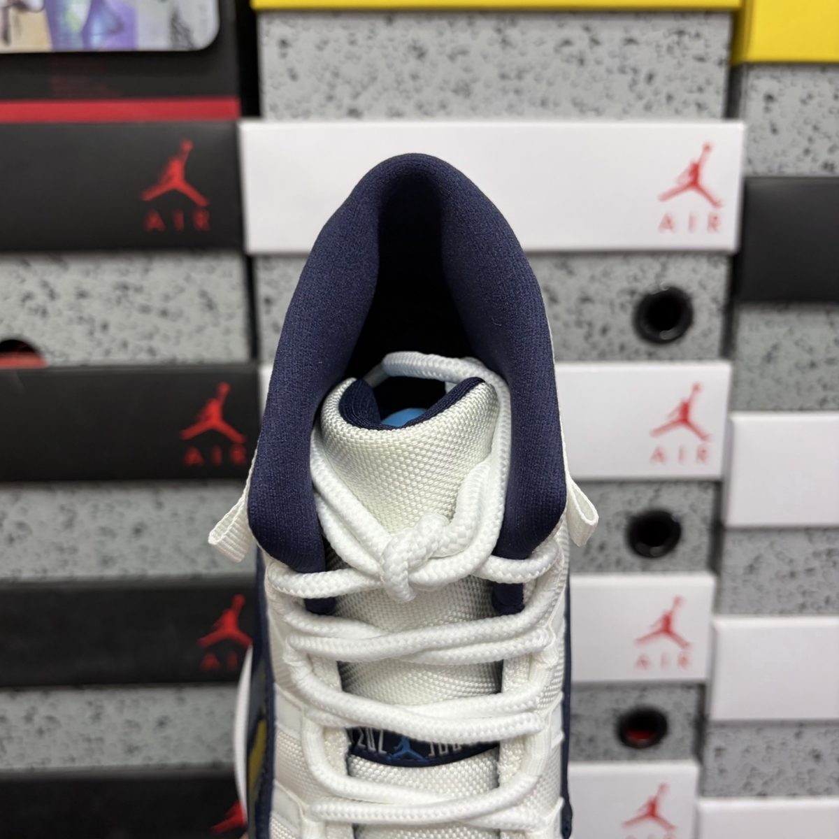 Air Jordan 11 Retro - Win Like '82