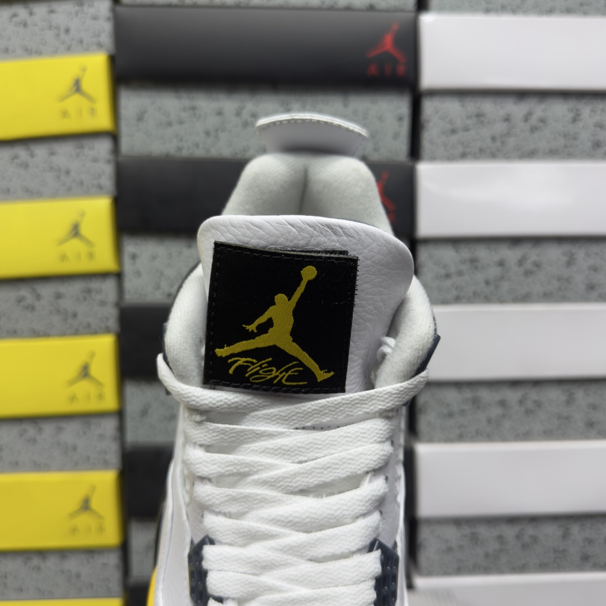 Air Jordan 4 Retro - Tour Yellow