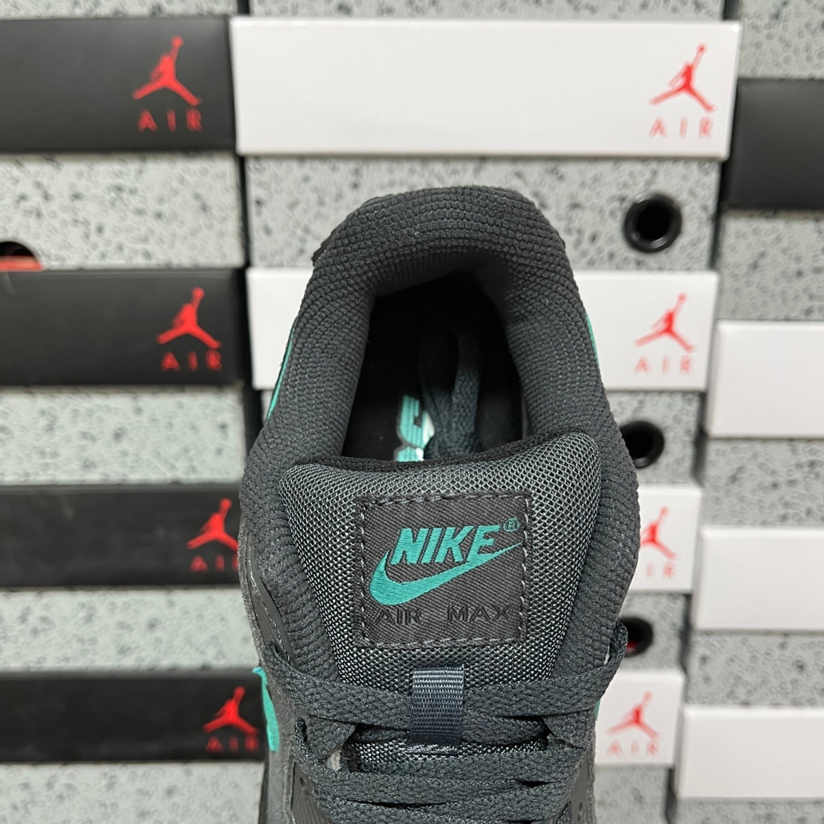 Nike Air Max 90 - Black Tiffany