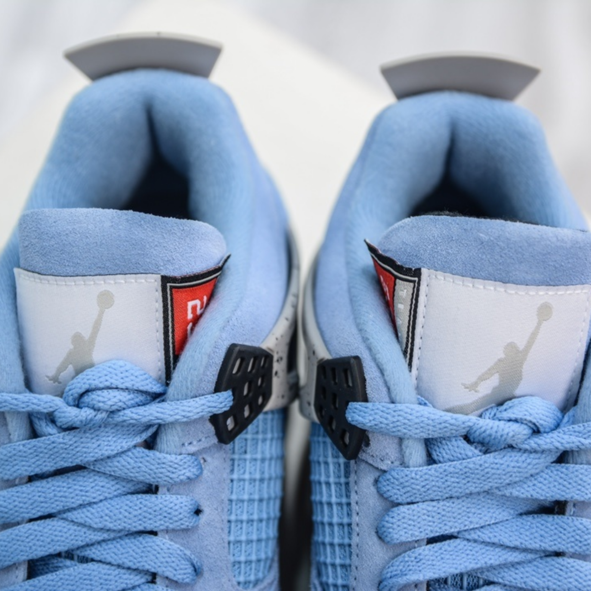 Air Jordan 4 Retro - University Blue
