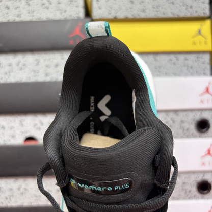 Nike Vomero Plus - Jade Horizon
