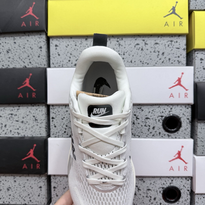 Nike Vomero 18 - Run Pack Summit White