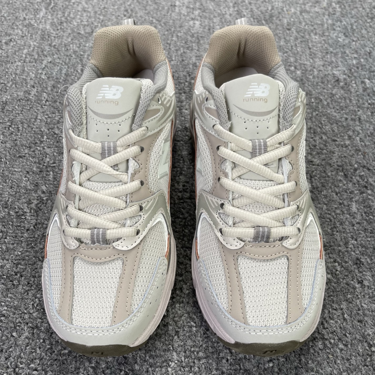 New Balance 530 - Linen Stoneware